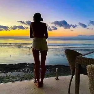 Infinity Bingin - Boutique Beachfront Family Apartment